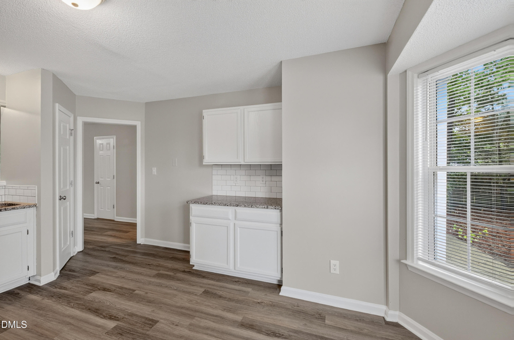 615 S Moore Street - Photo 6
