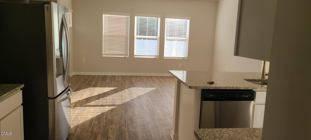 3204 Lake Barkley Way - Photo 4