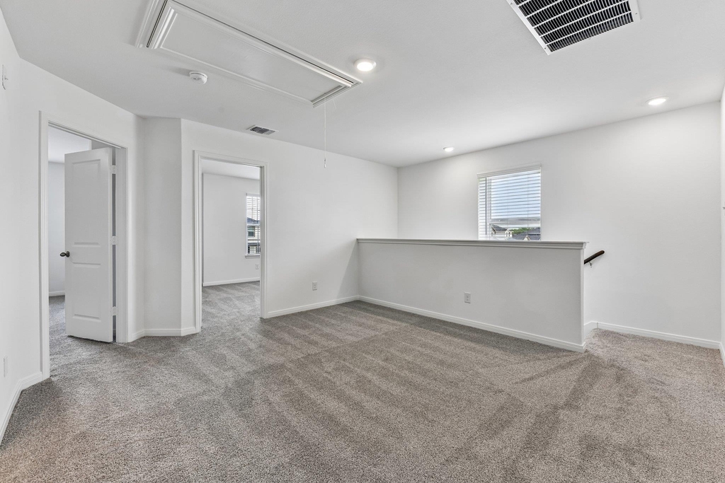 235 Surrey Oaks - Photo 10