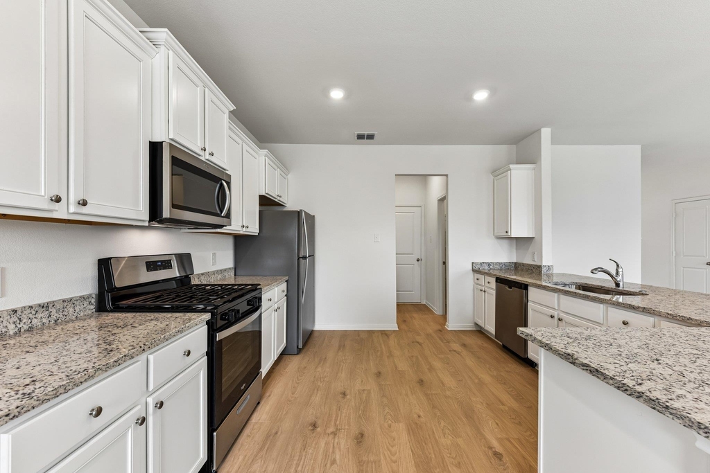 235 Surrey Oaks - Photo 5