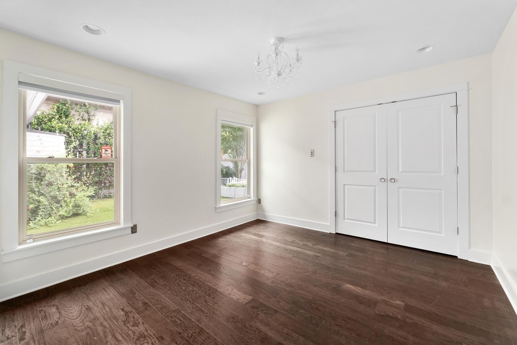 2802 Warren St - Photo 17