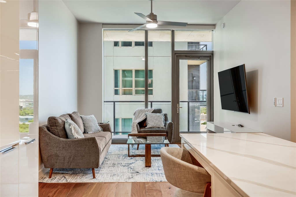 44 East Ave - Photo 4