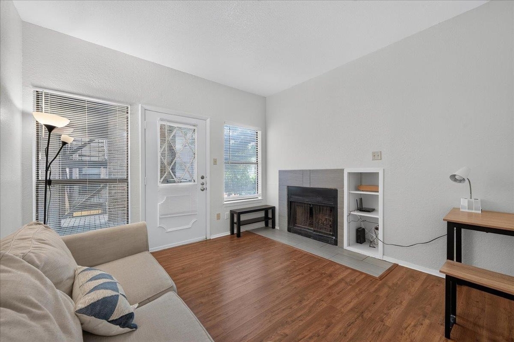 806 W 24th St - Photo 6