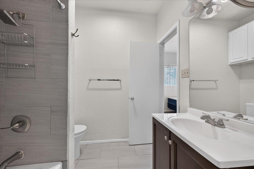 806 W 24th St - Photo 13