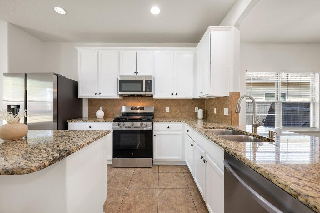 11744 Easy St - Photo 18
