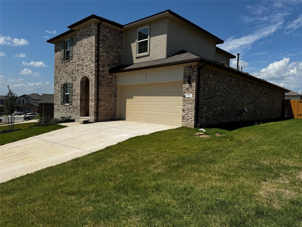 115 Bethpage Dr - Photo 1