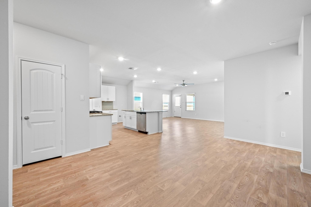 1806 Windsor Blvd - Photo 9