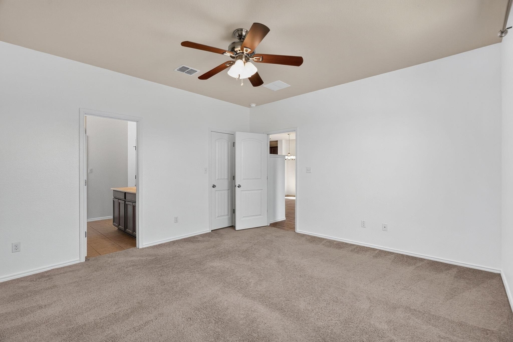 2627 Garlic Creek Dr - Photo 12