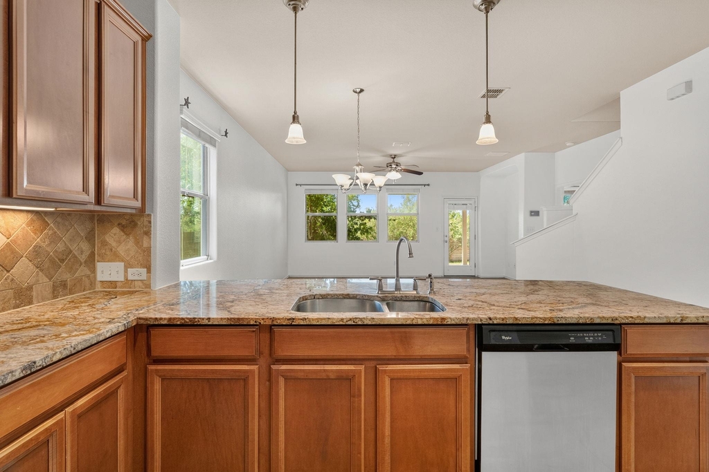 2627 Garlic Creek Dr - Photo 5