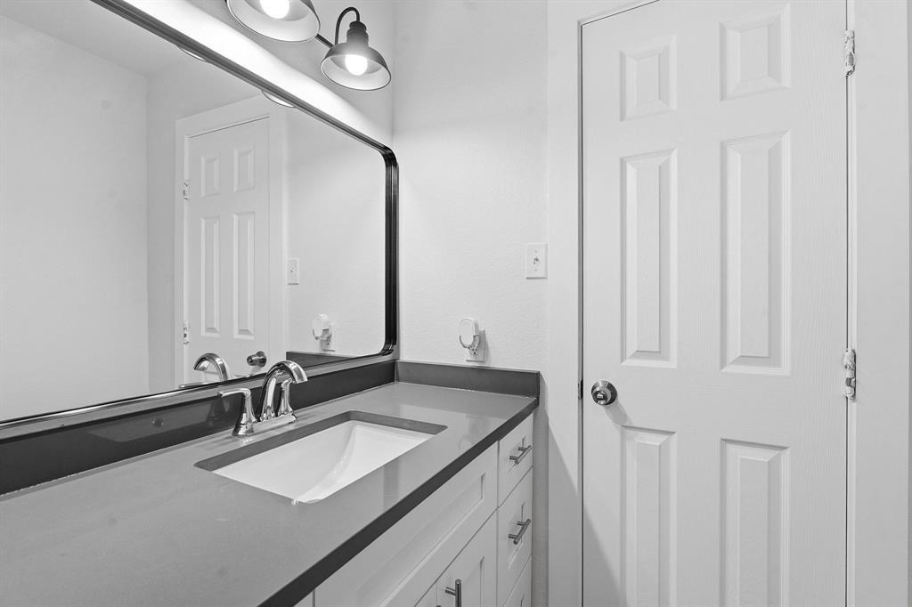 1911 Hearthside Dr - Photo 13