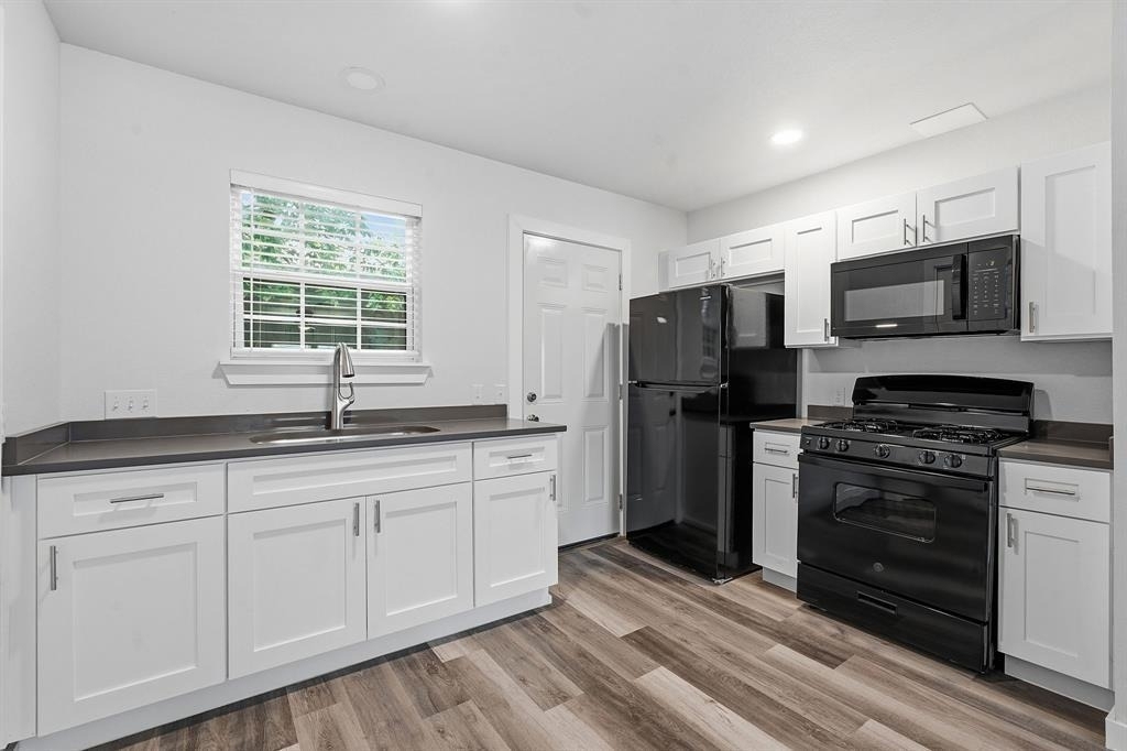 1911 Hearthside Dr - Photo 6
