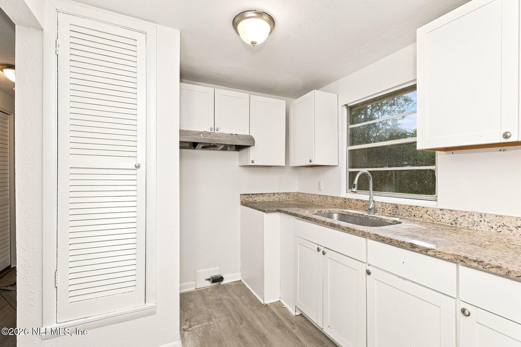 1106 Easy Street - Photo 1