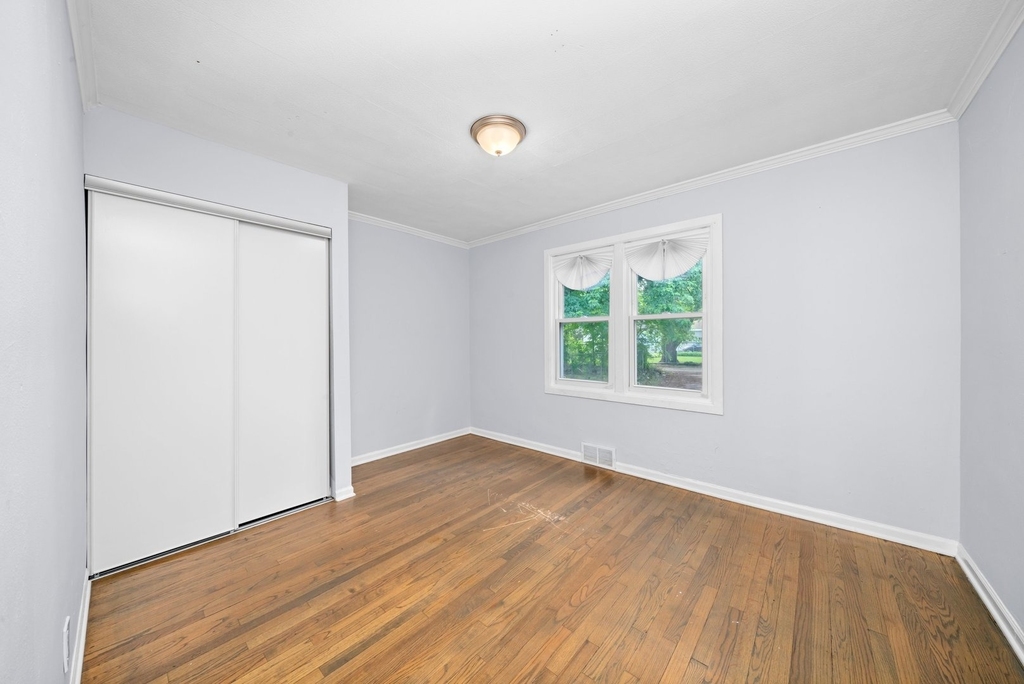 701 E 142nd Street - Photo 11