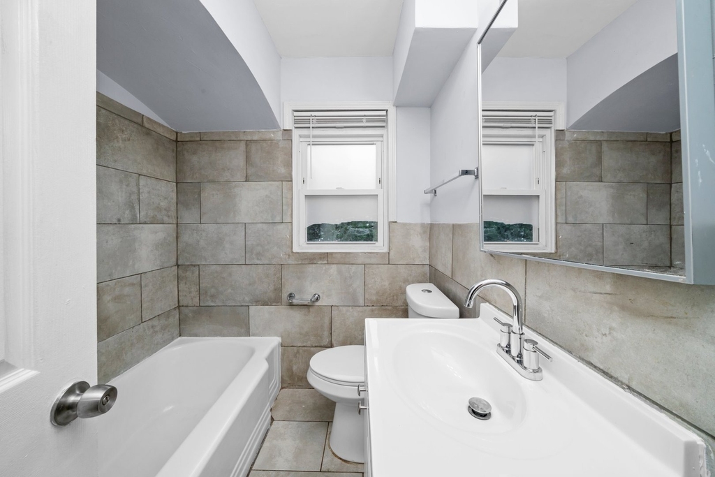 701 E 142nd Street - Photo 12