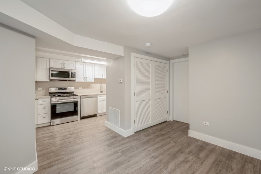 4941 S Champlain Avenue - Photo 1