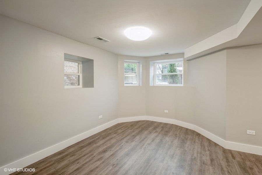 4941 S Champlain Avenue - Photo 2