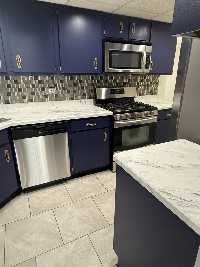 400 Park Avenue - Photo 2