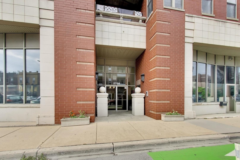 2700 W Belmont Avenue - Photo 21
