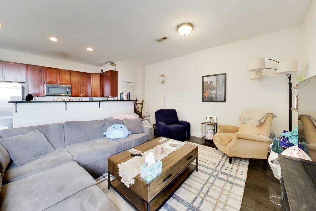 2700 W Belmont Avenue - Photo 5