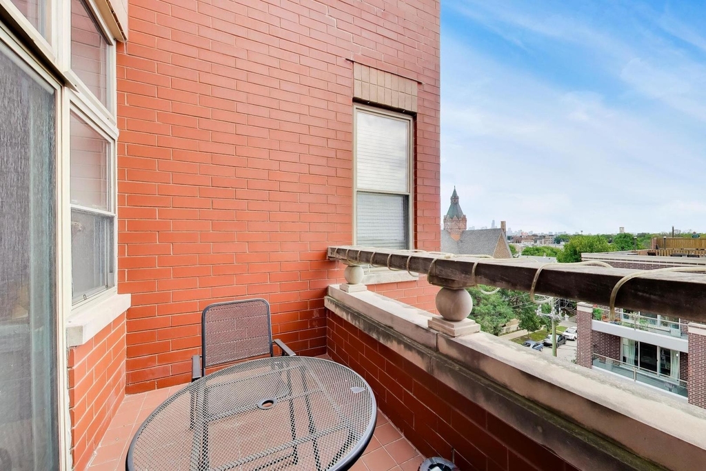 2700 W Belmont Avenue - Photo 7