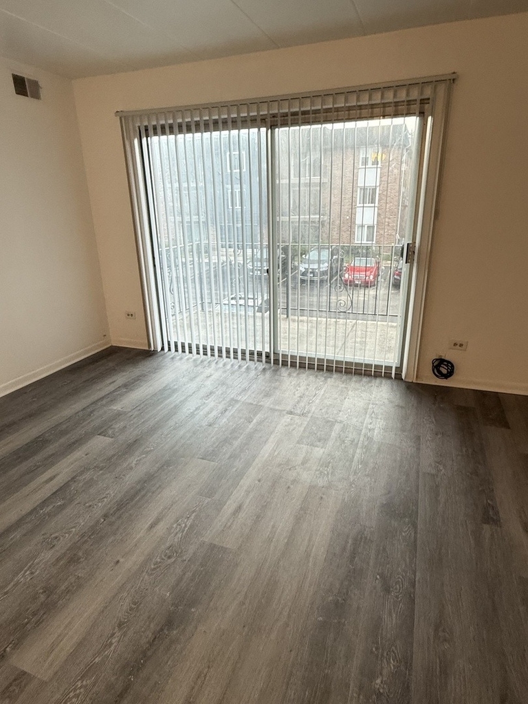 1030 Hirsch Boulevard - Photo 14