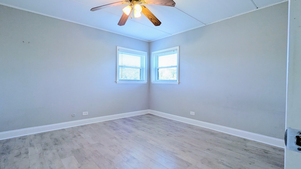 2610 Oakton Street - Photo 6