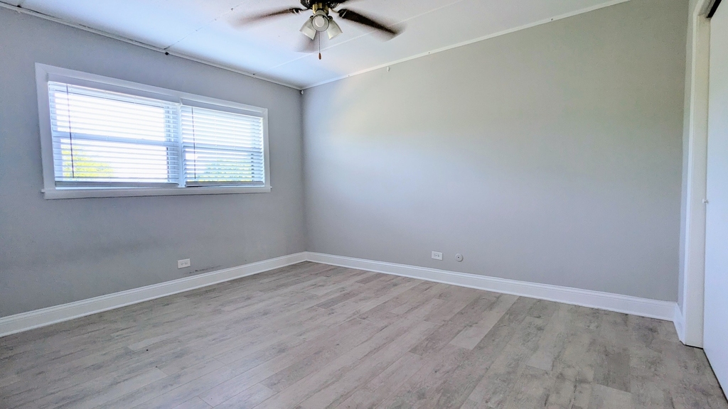2610 Oakton Street - Photo 8