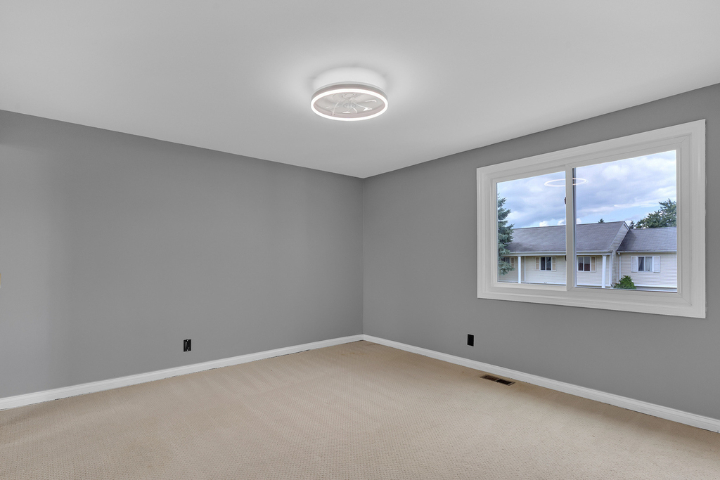 414 Gainsborough Court - Photo 14