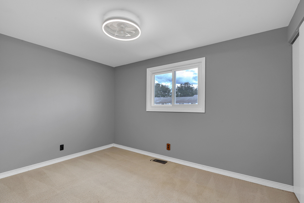 414 Gainsborough Court - Photo 10