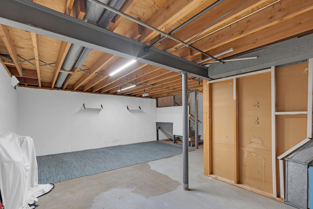 414 Gainsborough Court - Photo 16