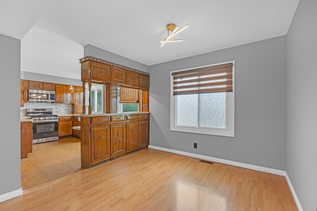 414 Gainsborough Court - Photo 1