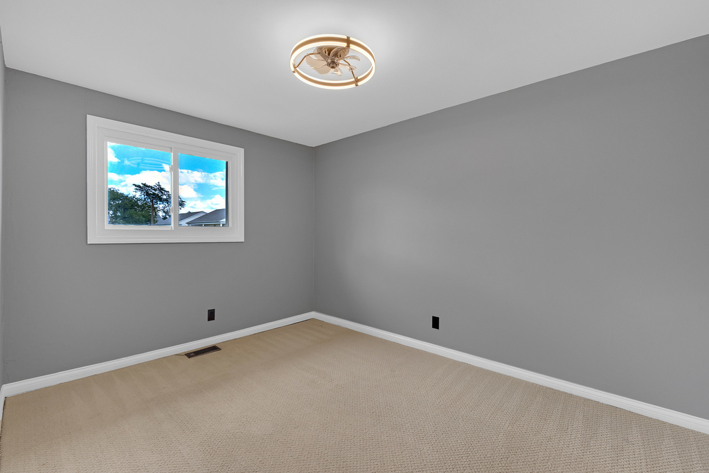 414 Gainsborough Court - Photo 11