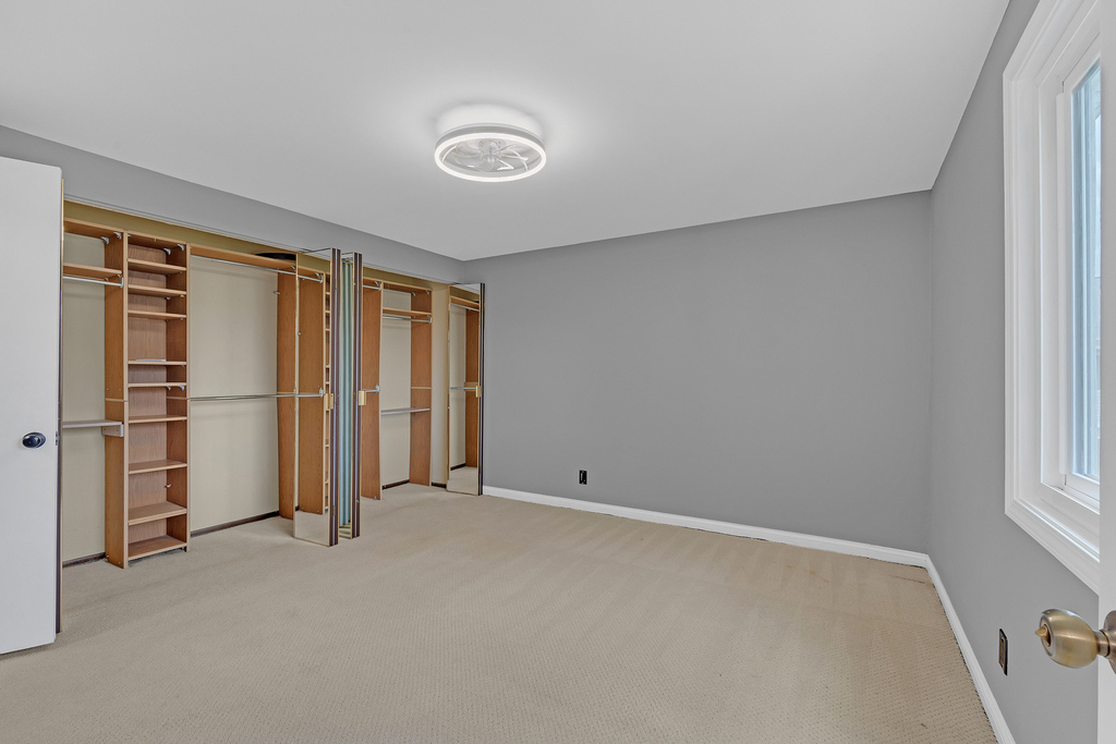 414 Gainsborough Court - Photo 13