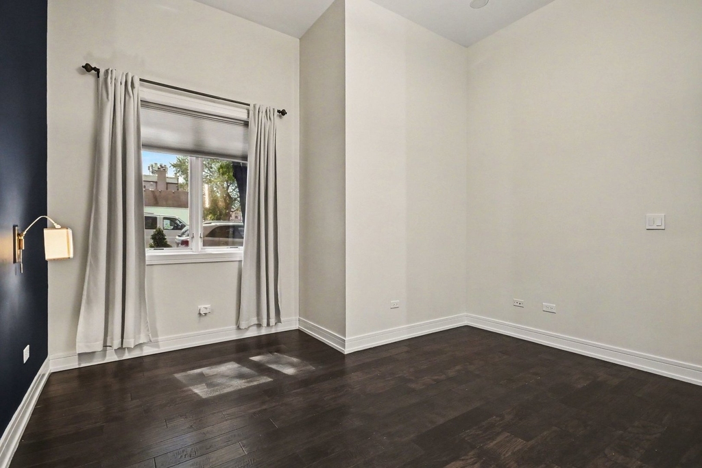 3101 N California Avenue - Photo 11