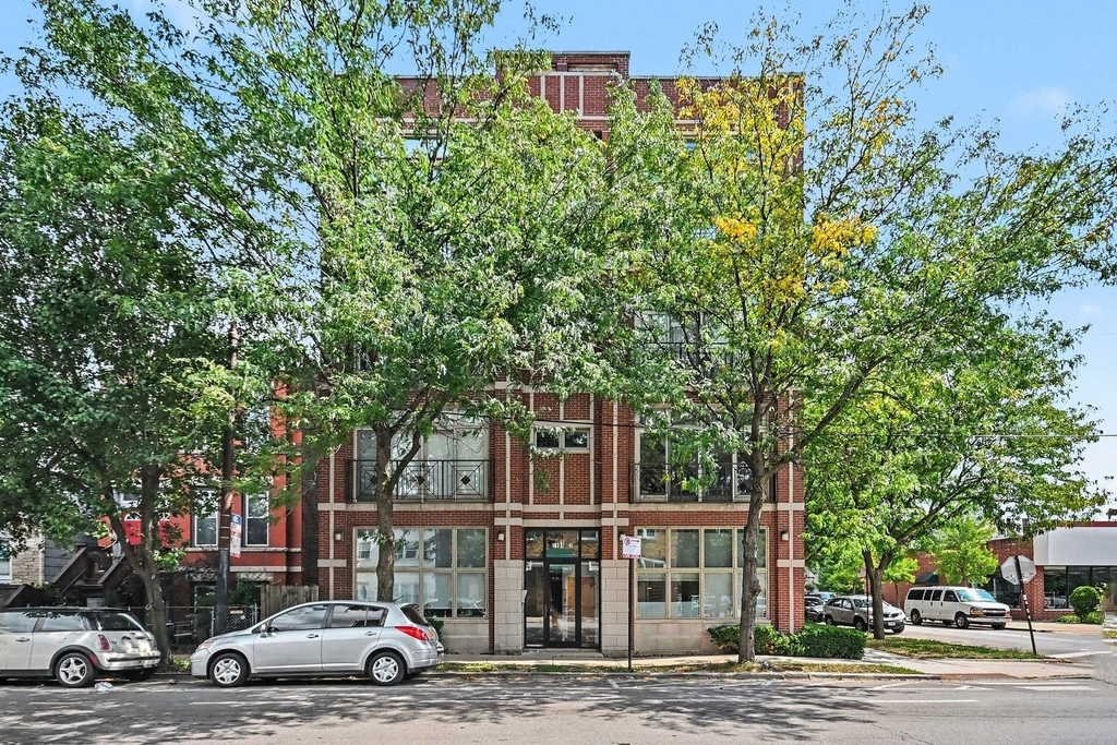 3101 N California Avenue - Photo 0