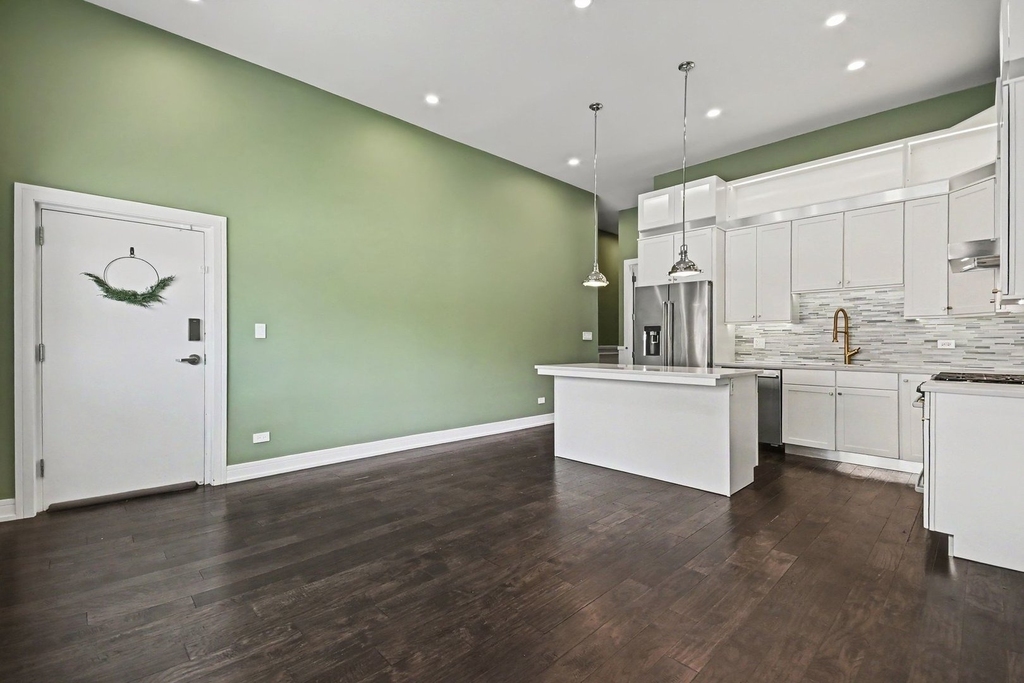 3101 N California Avenue - Photo 3