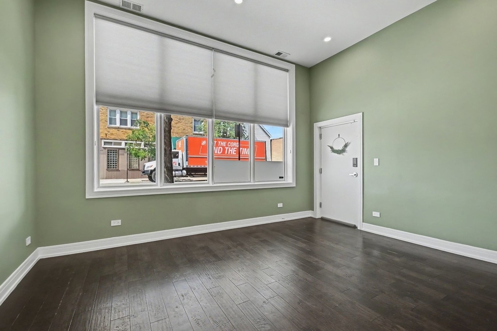 3101 N California Avenue - Photo 2