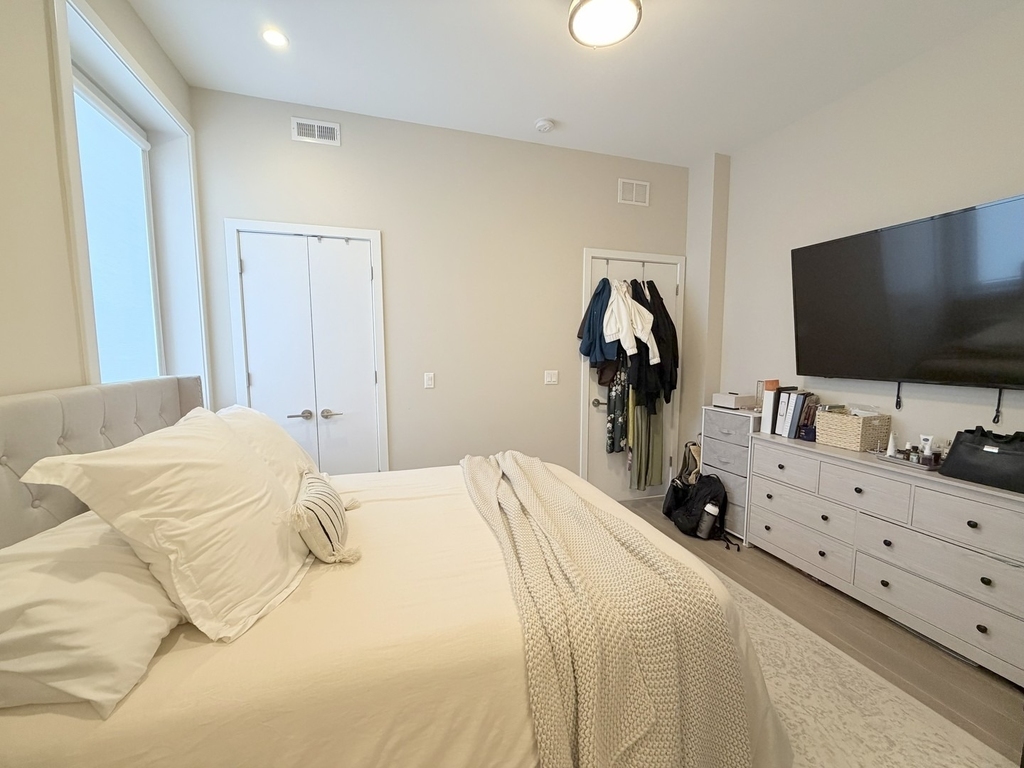 3757 N Sheffield Avenue - Photo 16