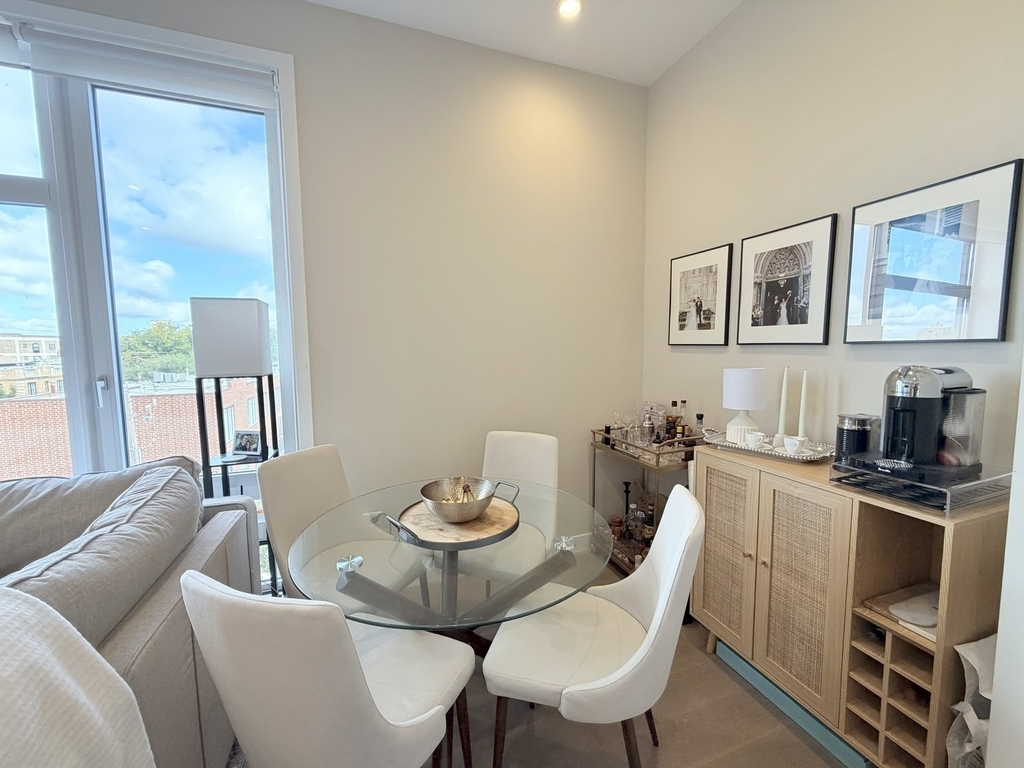 3757 N Sheffield Avenue - Photo 5