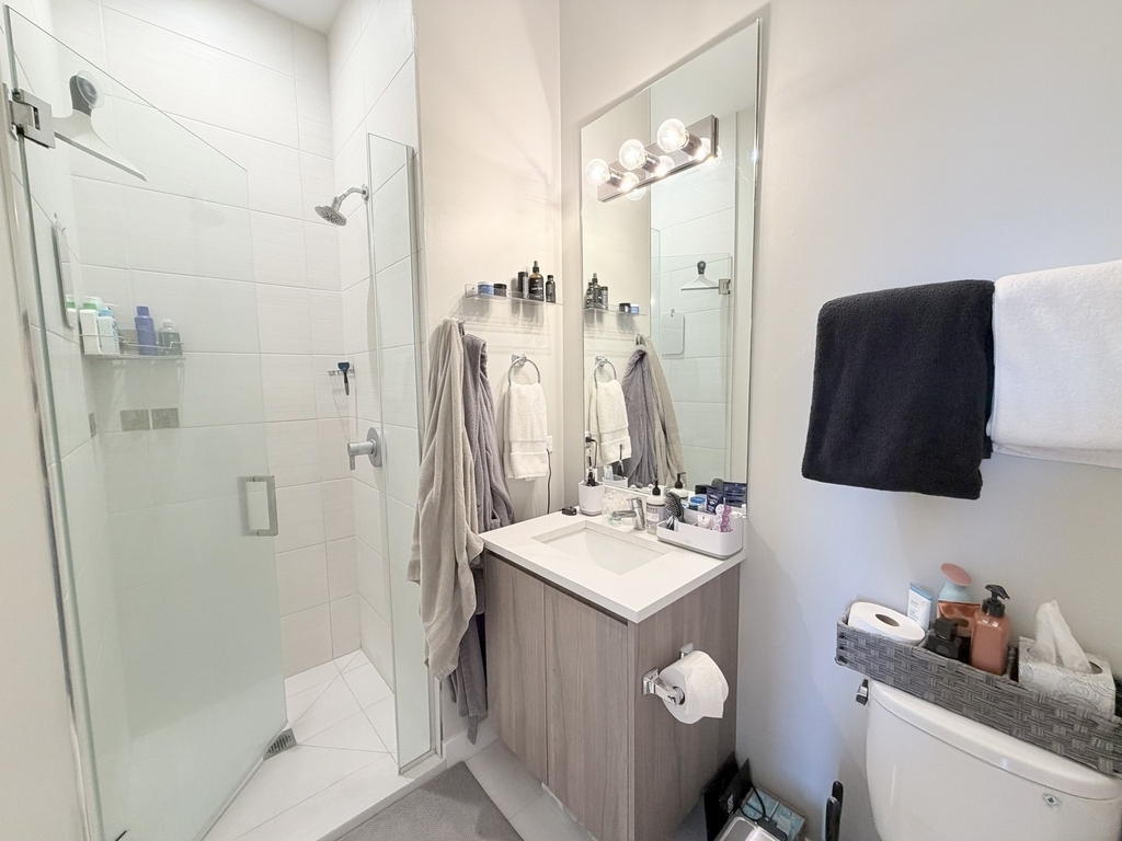 3757 N Sheffield Avenue - Photo 12