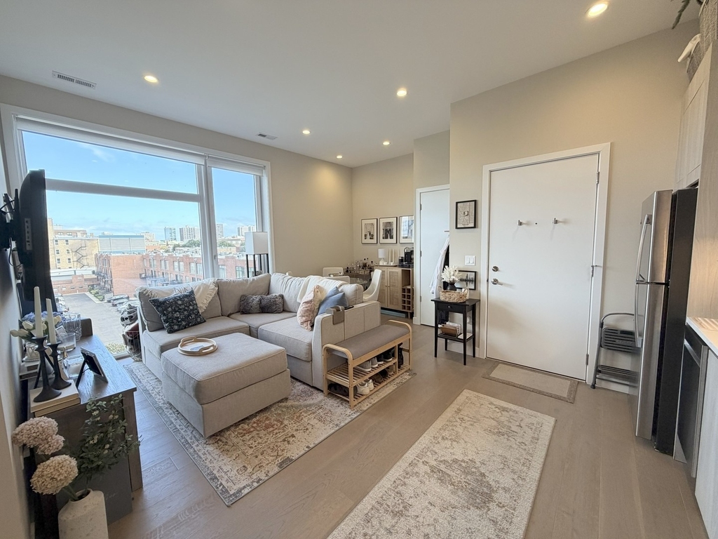 3757 N Sheffield Avenue - Photo 6