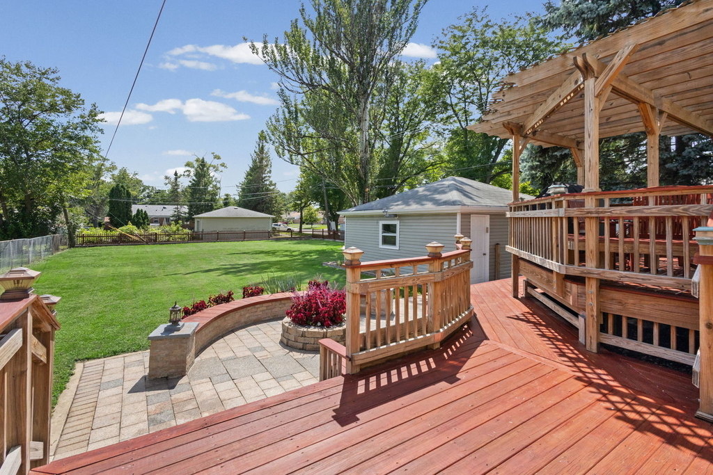 2011 E Touhy Avenue - Photo 1