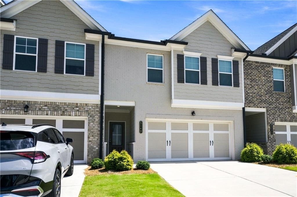 5149 Fox Den Road - Photo 0