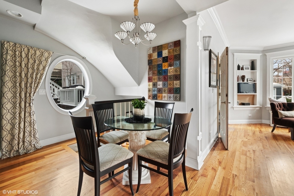 3034 N Greenview Avenue - Photo 8