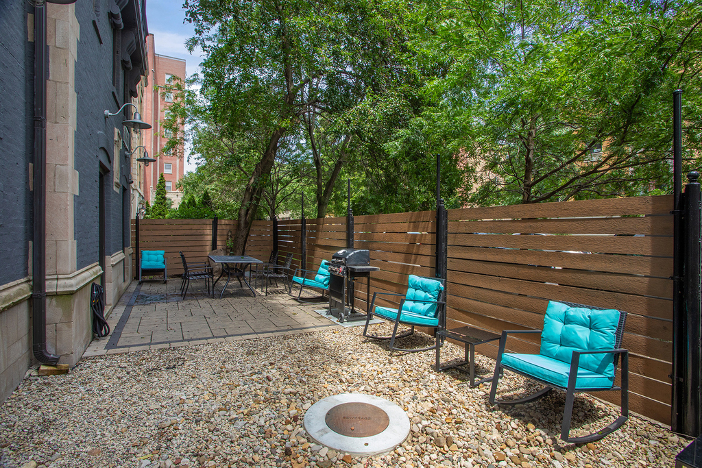 5718 N Winthrop Avenue - Photo 12