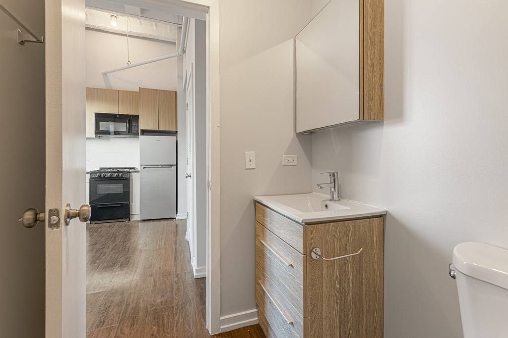 5718 N Winthrop Avenue - Photo 5