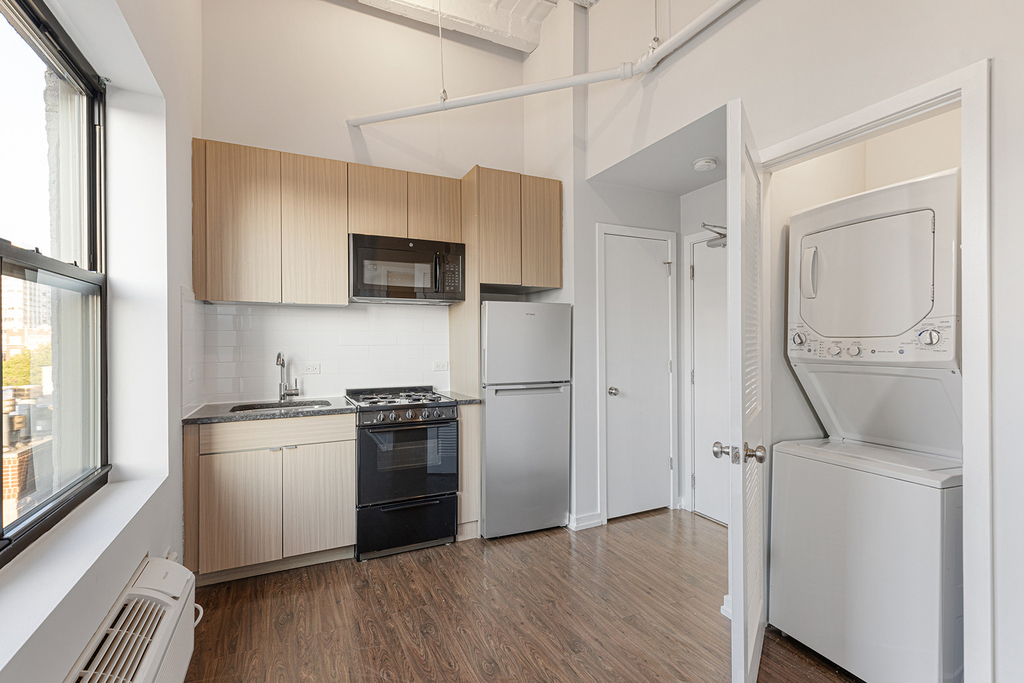 5718 N Winthrop Avenue - Photo 2