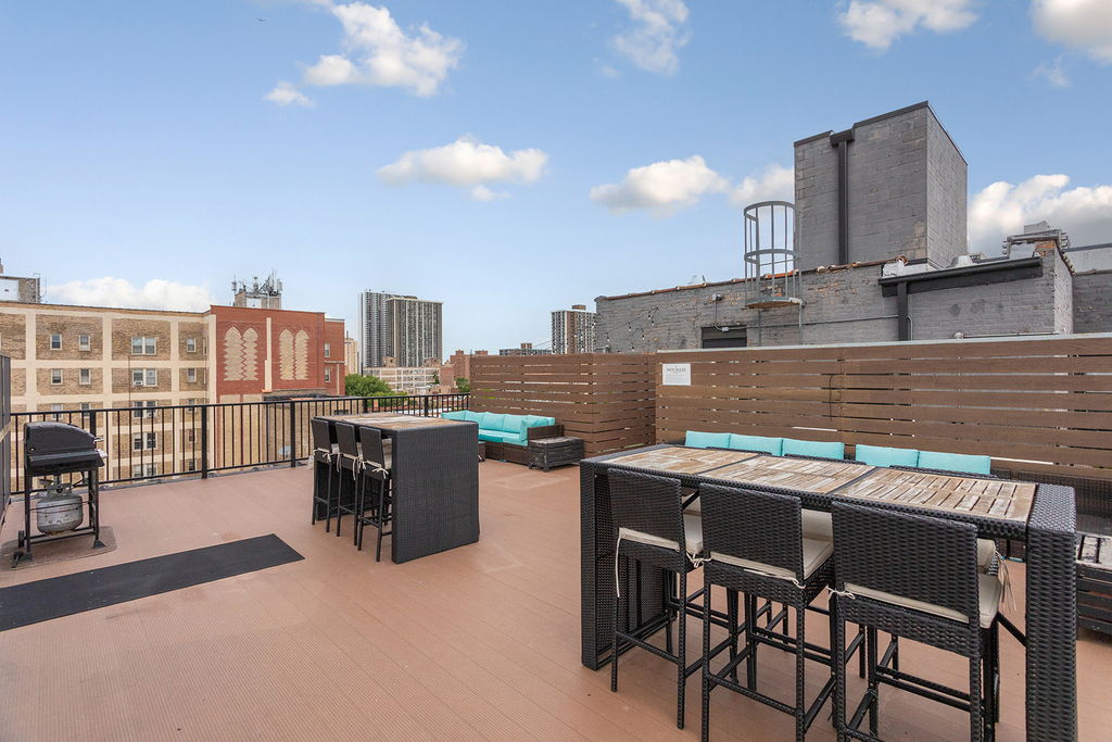 5718 N Winthrop Avenue - Photo 1