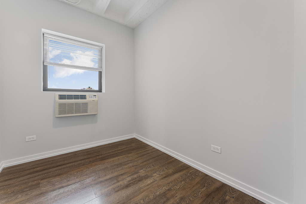 5718 N Winthrop Avenue - Photo 9