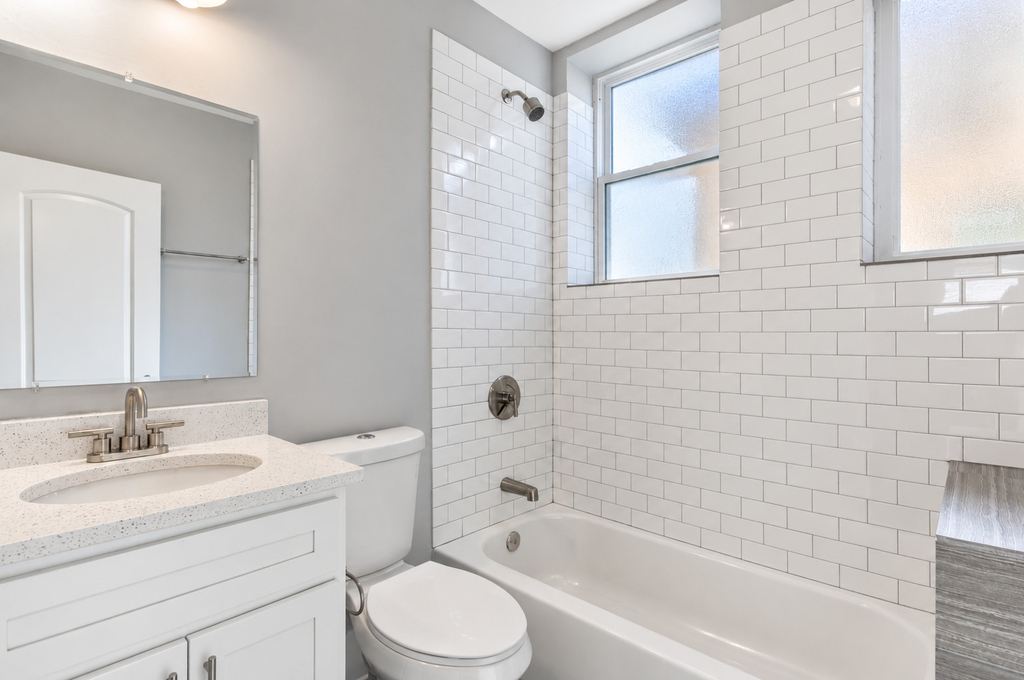 2117 W 18th Street - Photo 3